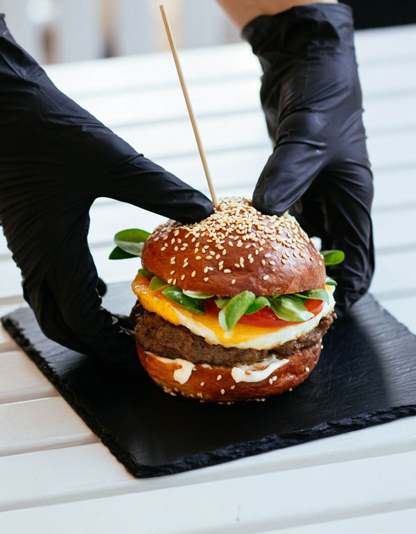 Özel Hamburgerimizi Denediniz mi?